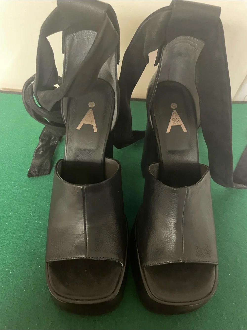 NEW Sort Aarhus Leather Black Ankle-Tie Platform Heels, size EU 39 (8.5-9)